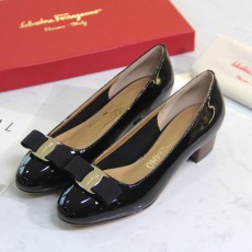 FERRAGAMO 페레가모 바라 보우 펌프스  01B221 718540