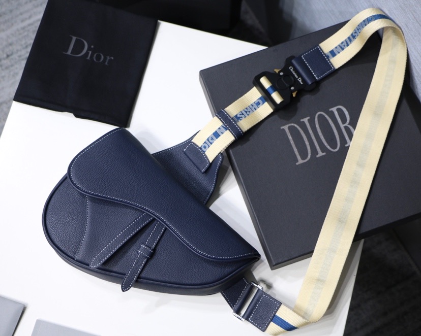 DIOR 디올 체스트백