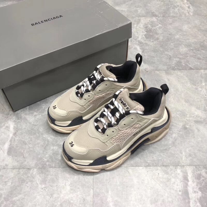 BALENCIAGA 발렌시아가 트리플 S 트레이너 스니커즈 533882W09O11000