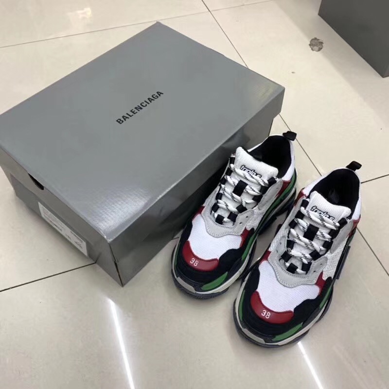 BALENCIAGA 발렌시아가 트리플 S 트레이너 스니커즈 533882W09O11000