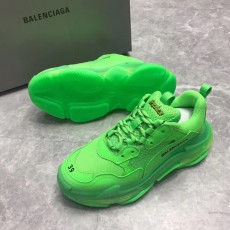 BALENCIAGA 발렌시아가 트리플 S 트레이너 스니커즈 541624W09O11000