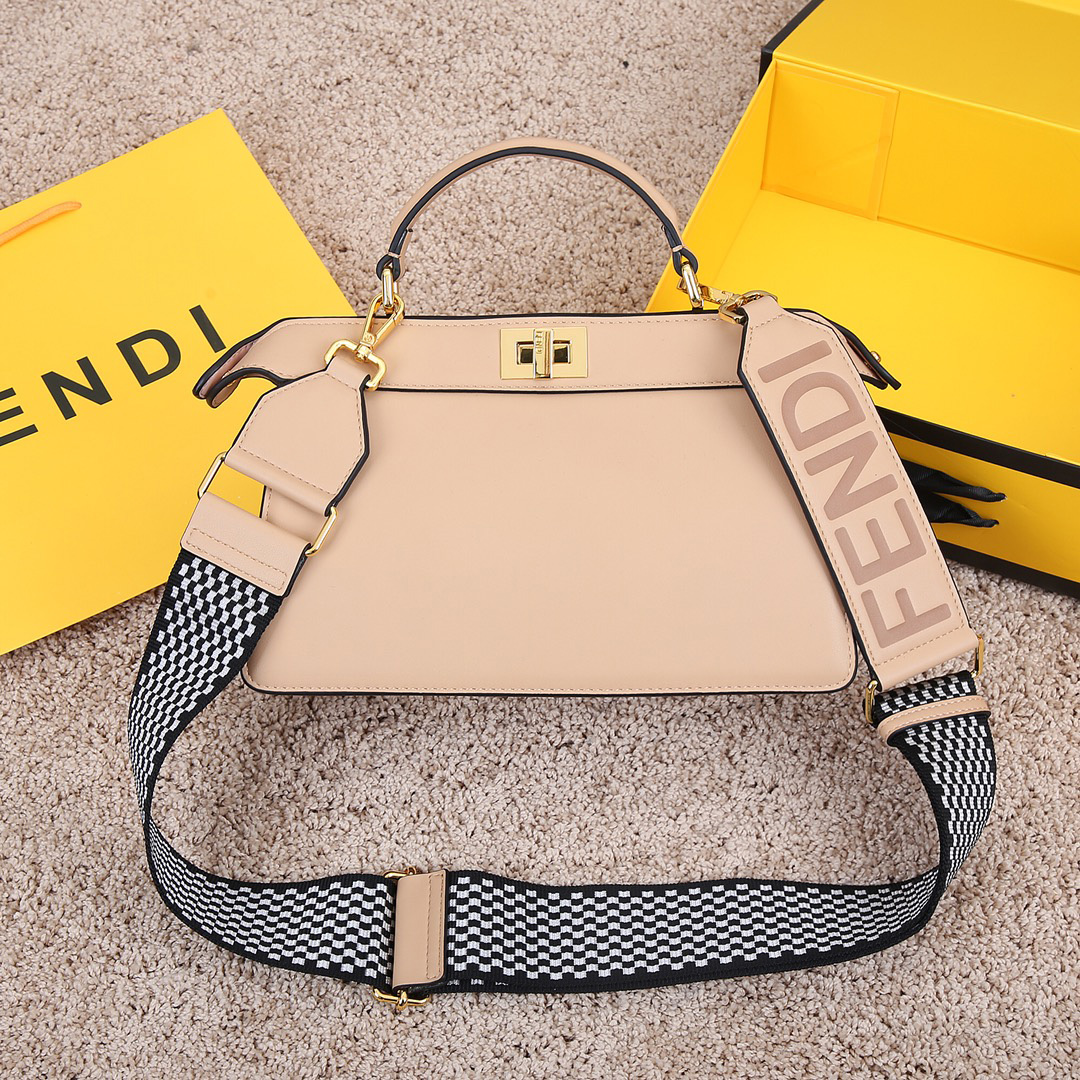 FENDI 펜디 피카부 아이씨유백