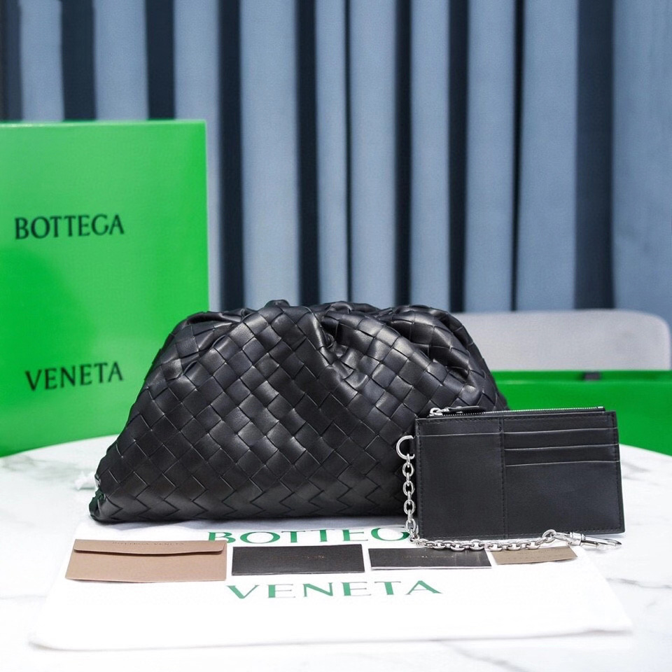 BOTTEGA VENETA 보테가베네타 파우치