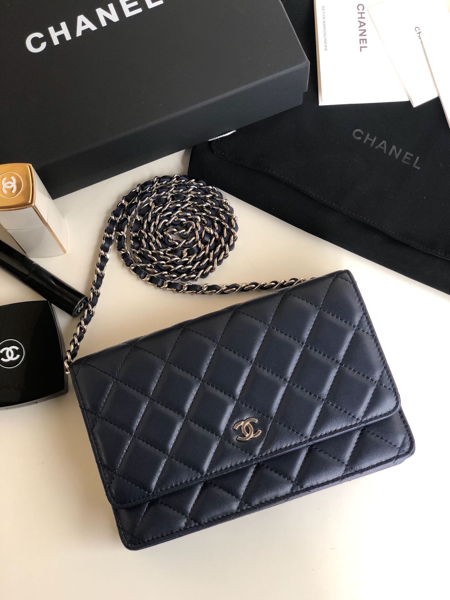 CHANEL 샤넬  WOC 쉐브론