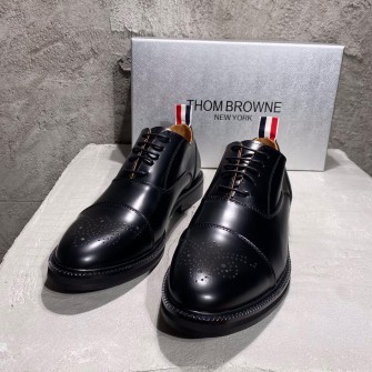 THOM BROWNE 톰브라운더비