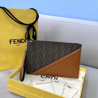 FENDI 펜디 클러치