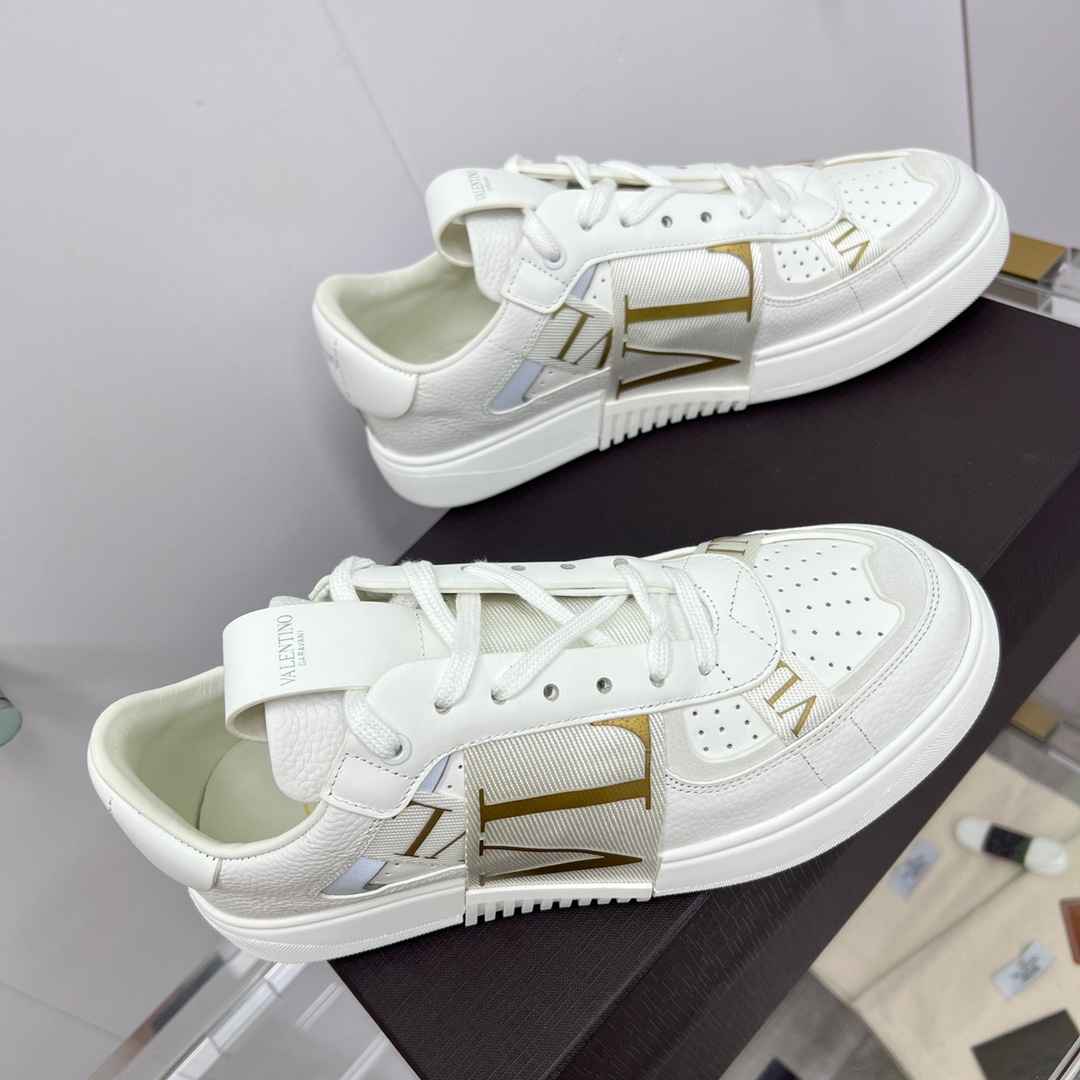 발렌티노 [VALENTINO]