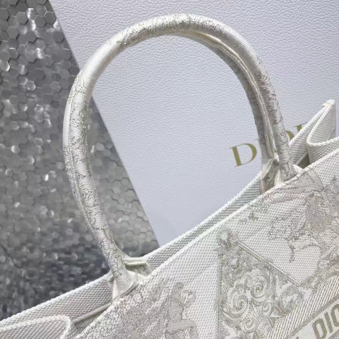 DIOR 디올