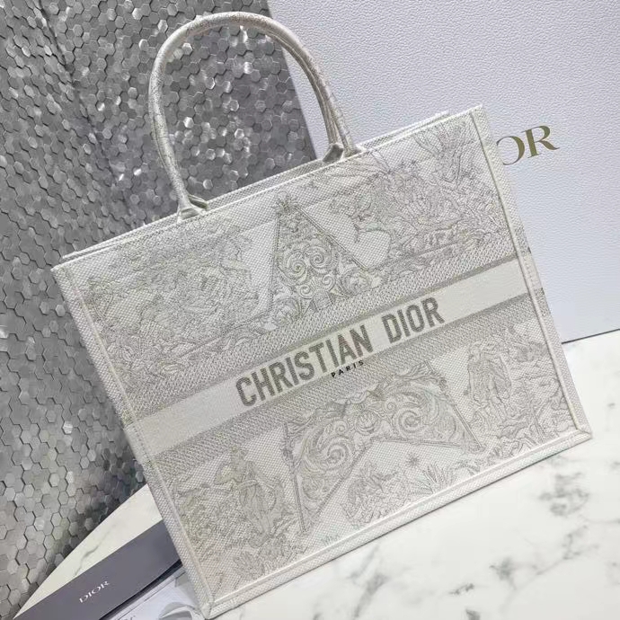 DIOR 디올