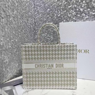 DIOR 디올