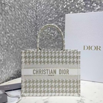 DIOR 디올