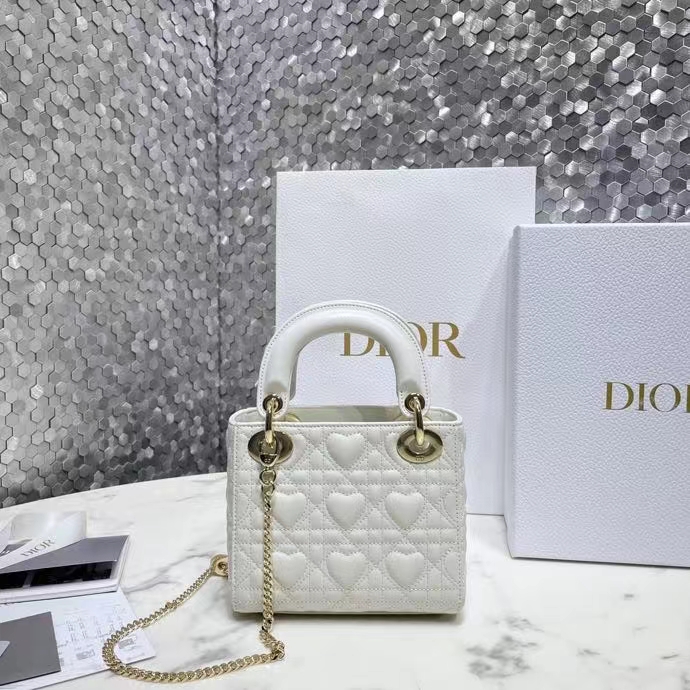 DIOR 디올