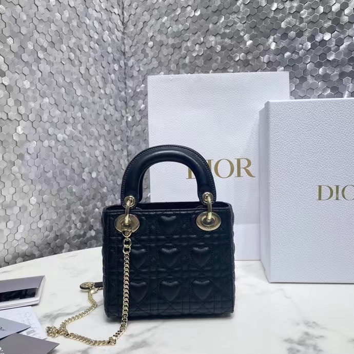 DIOR 디올