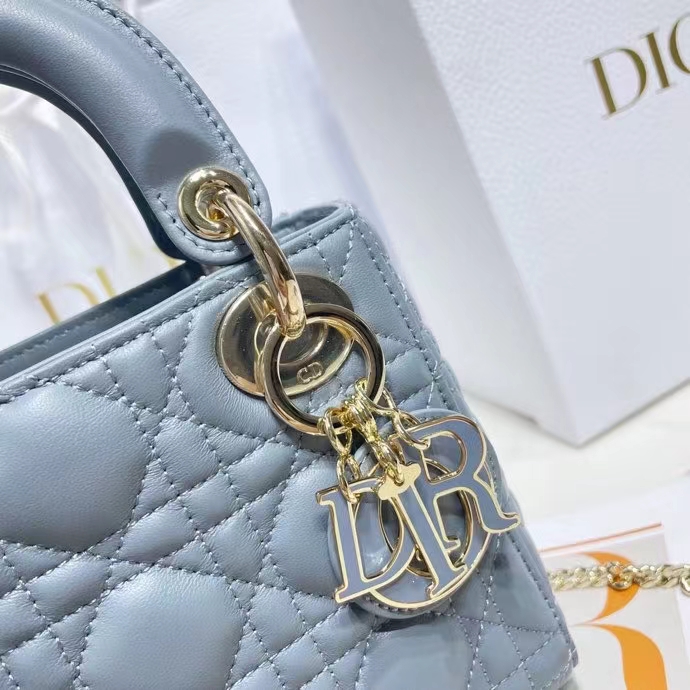 DIOR 디올