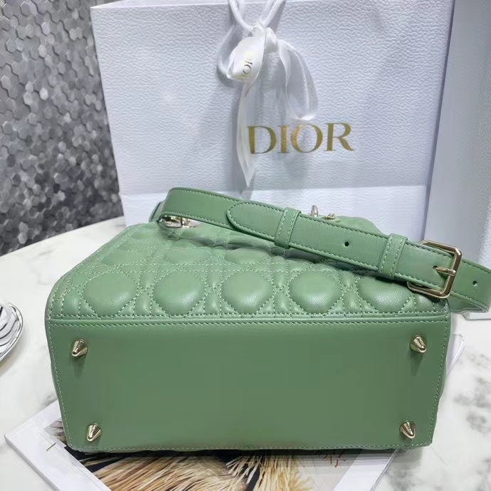 DIOR 디올