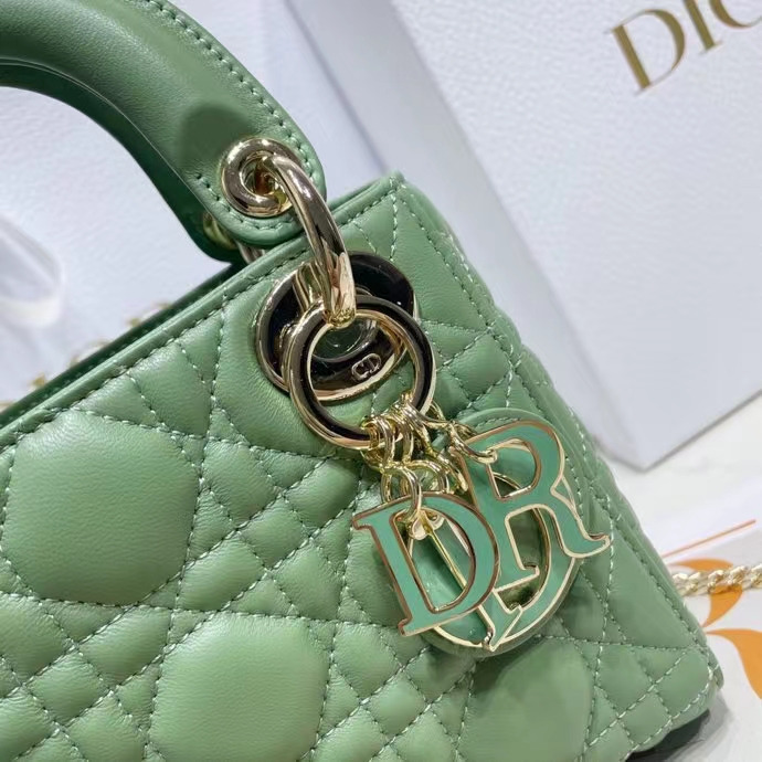 DIOR 디올