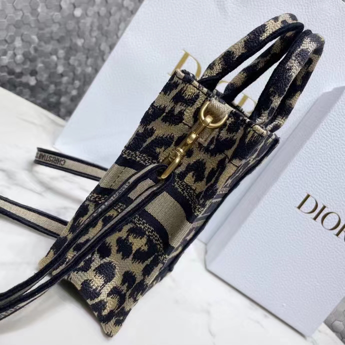 DIOR 디올