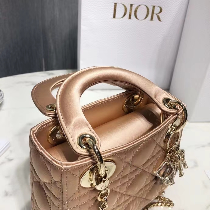 DIOR 디올