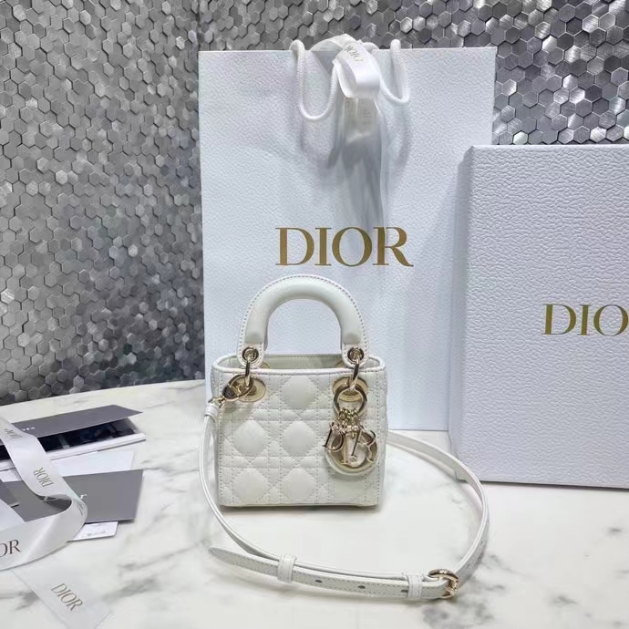 DIOR 디올