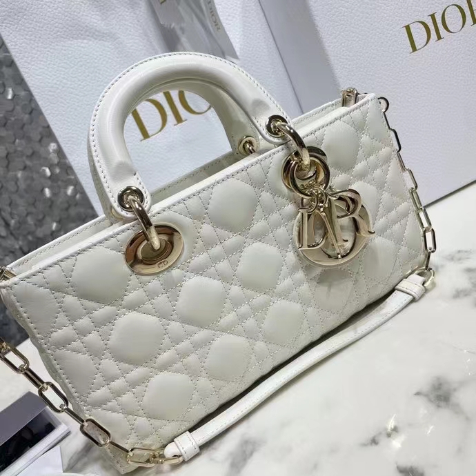 DIOR 디올 