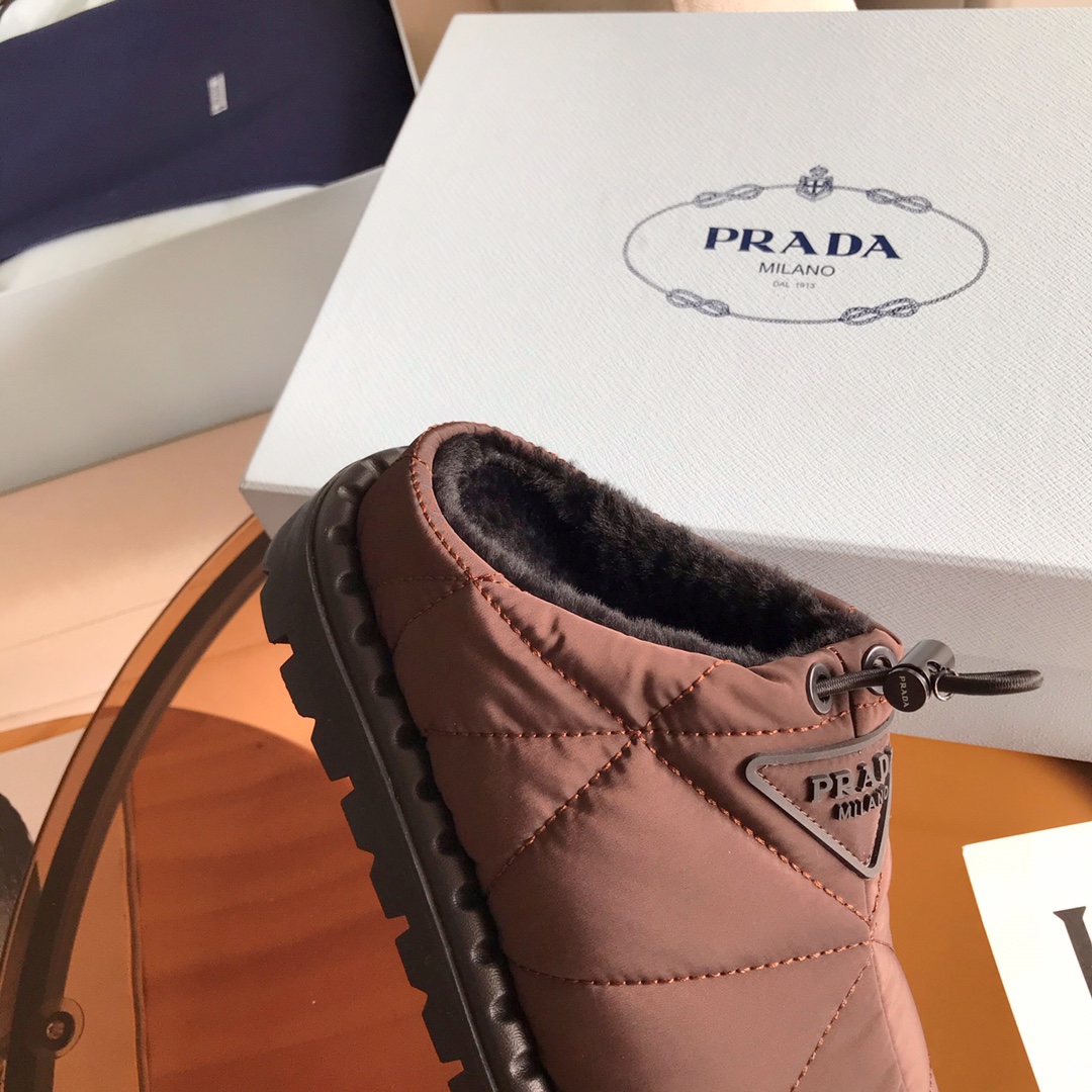 프라다 [PRADA]