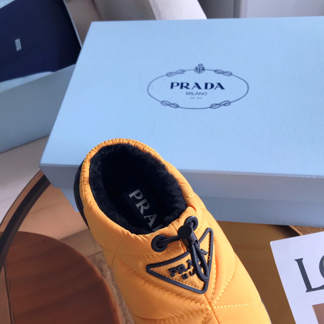 프라다 [PRADA]