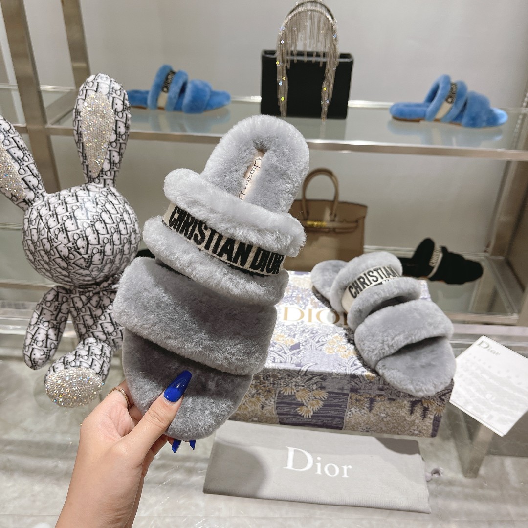 디올 [DIOR]