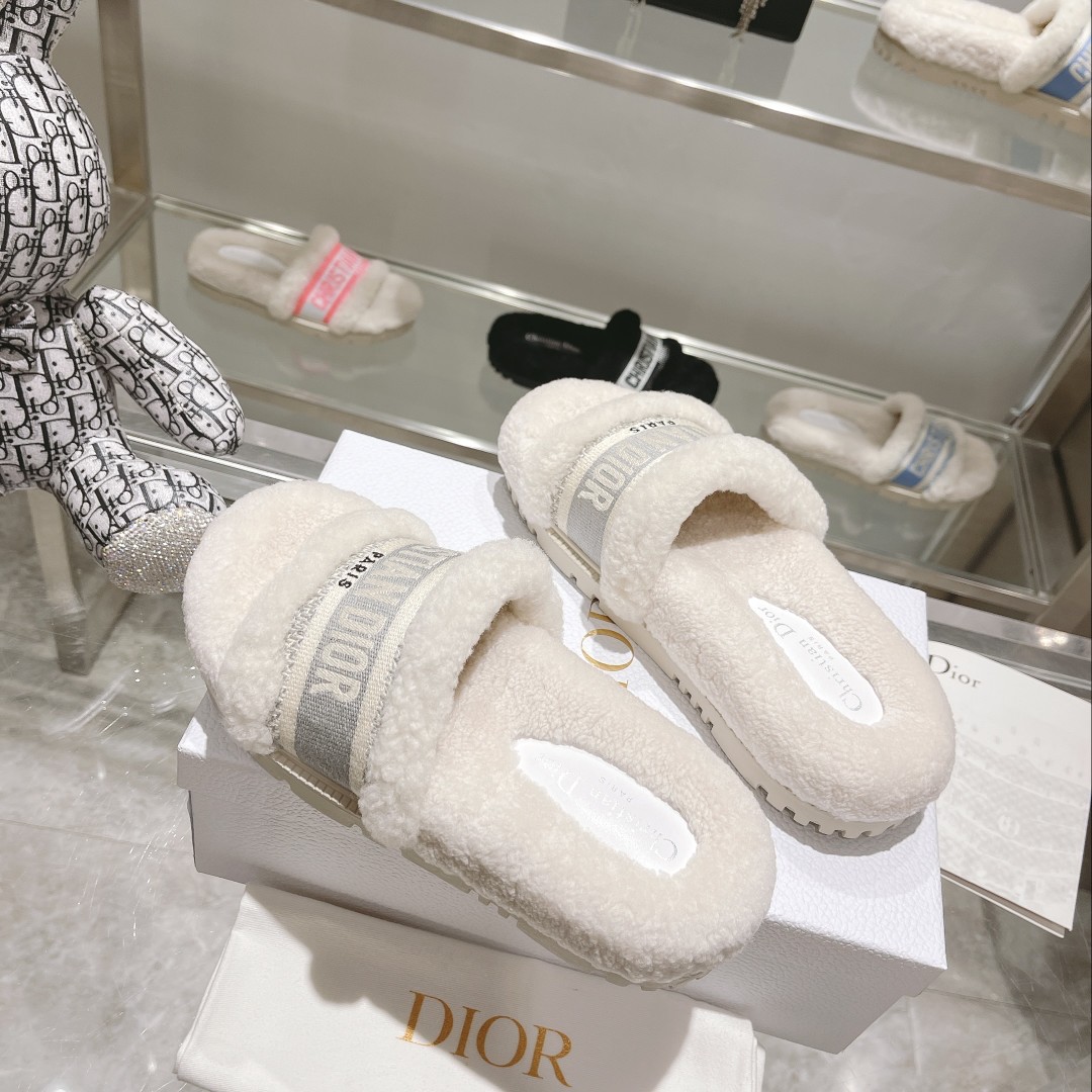 디올 [DIOR]