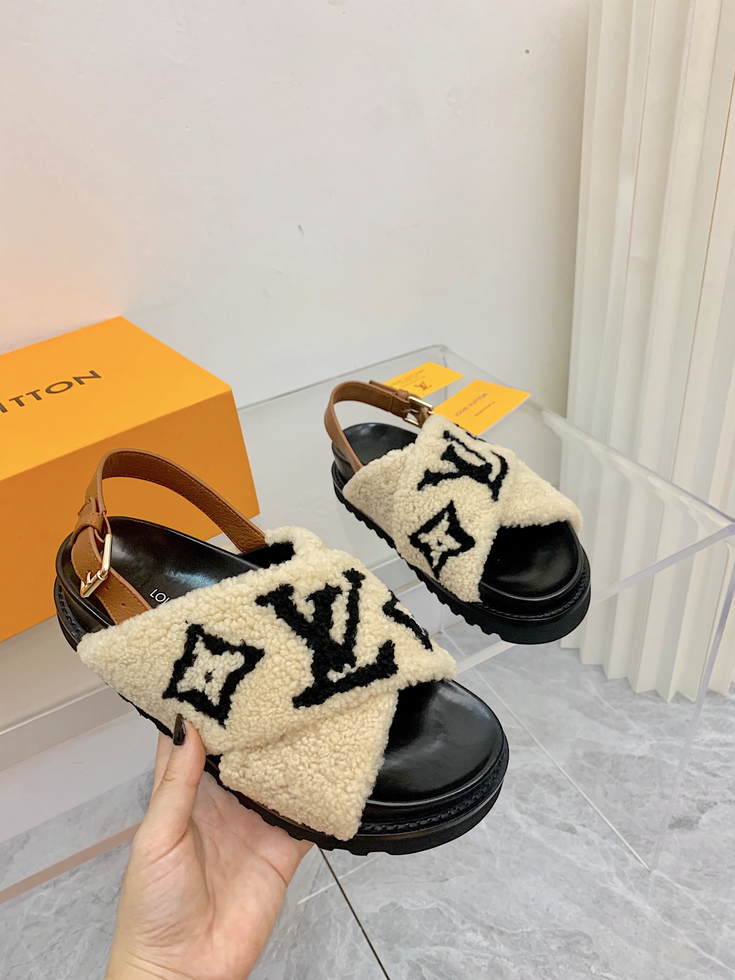 루이비통 [LOUIS VUITTON]