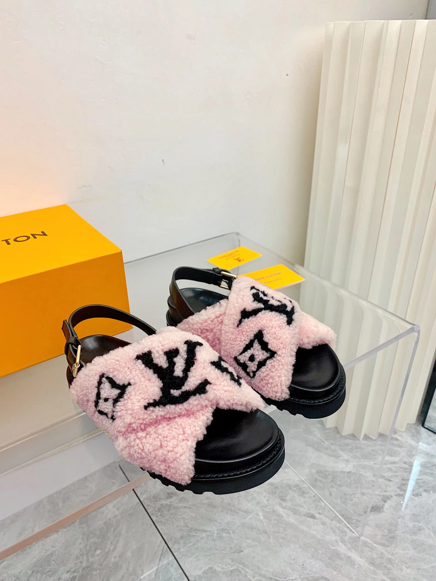 루이비통 [LOUIS VUITTON]