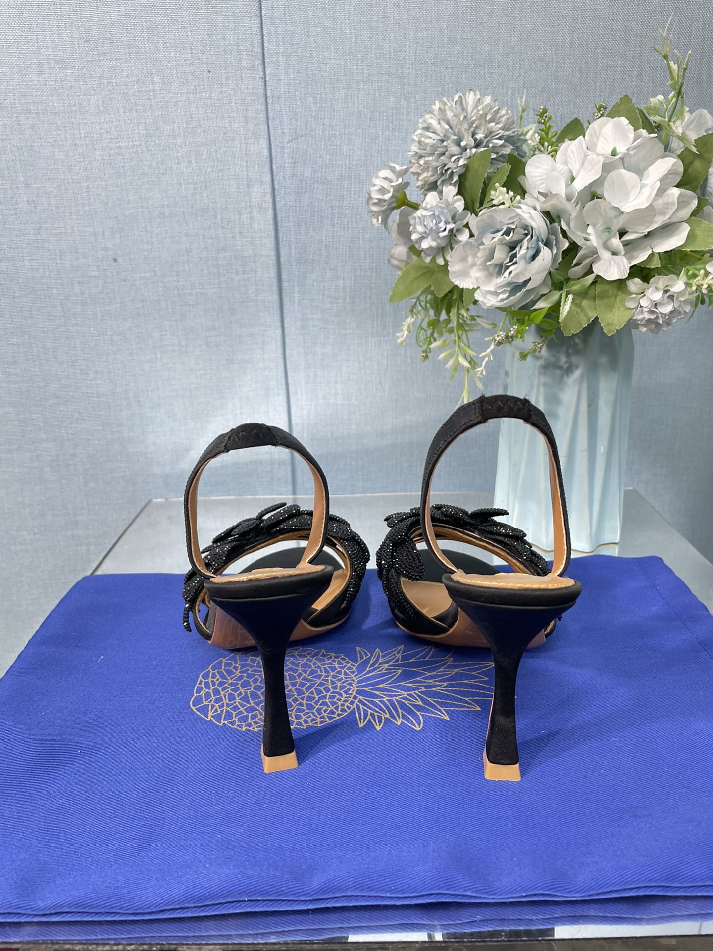 AQUAZZURA