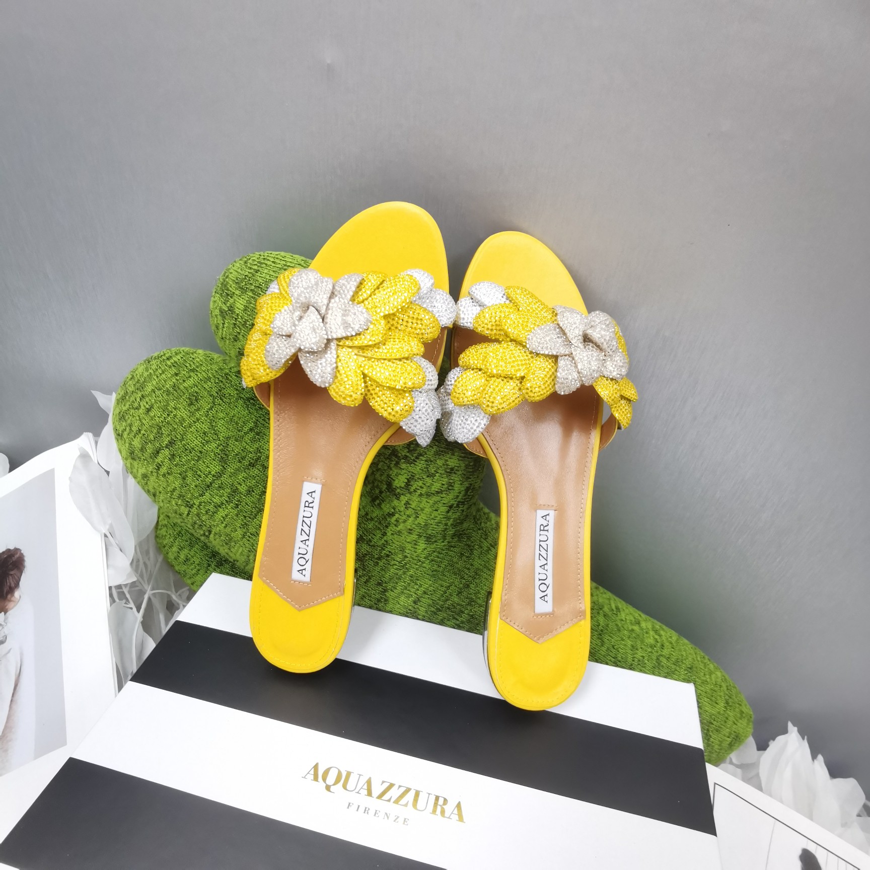 AQUAZZURA