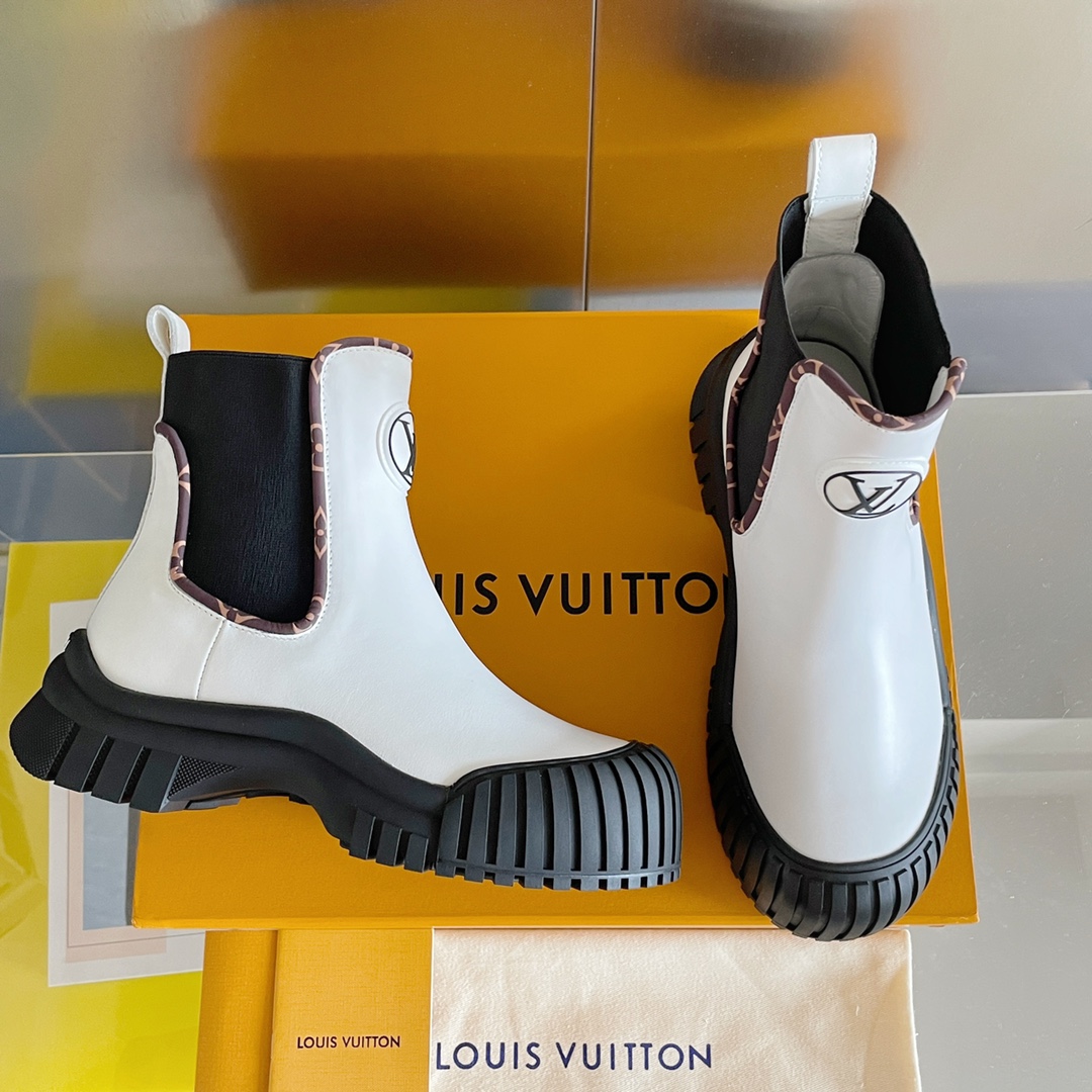 LOUIS VUITTON 루이비통 230110245