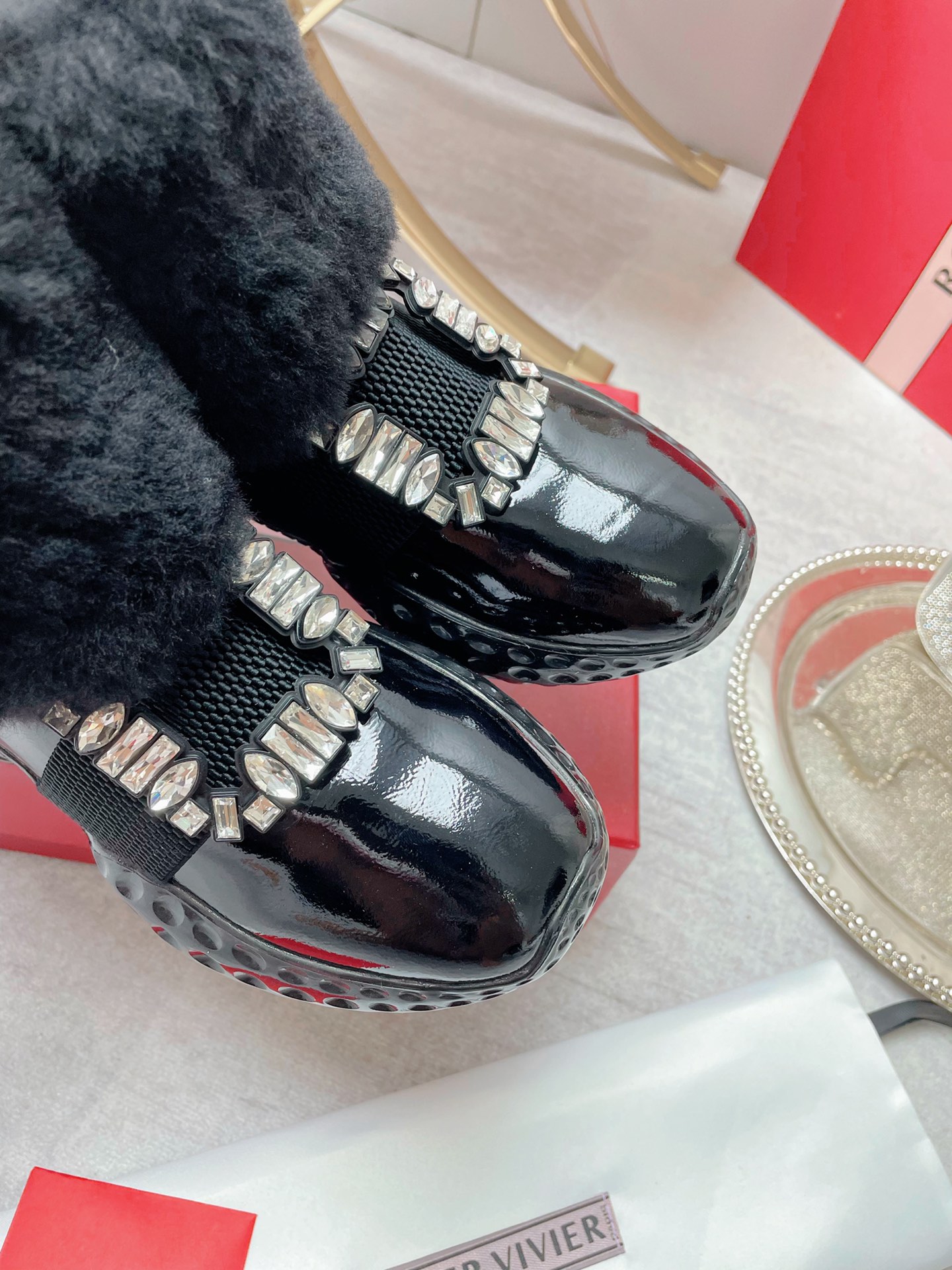 ROGER VIVIER 로저비비에 230110317