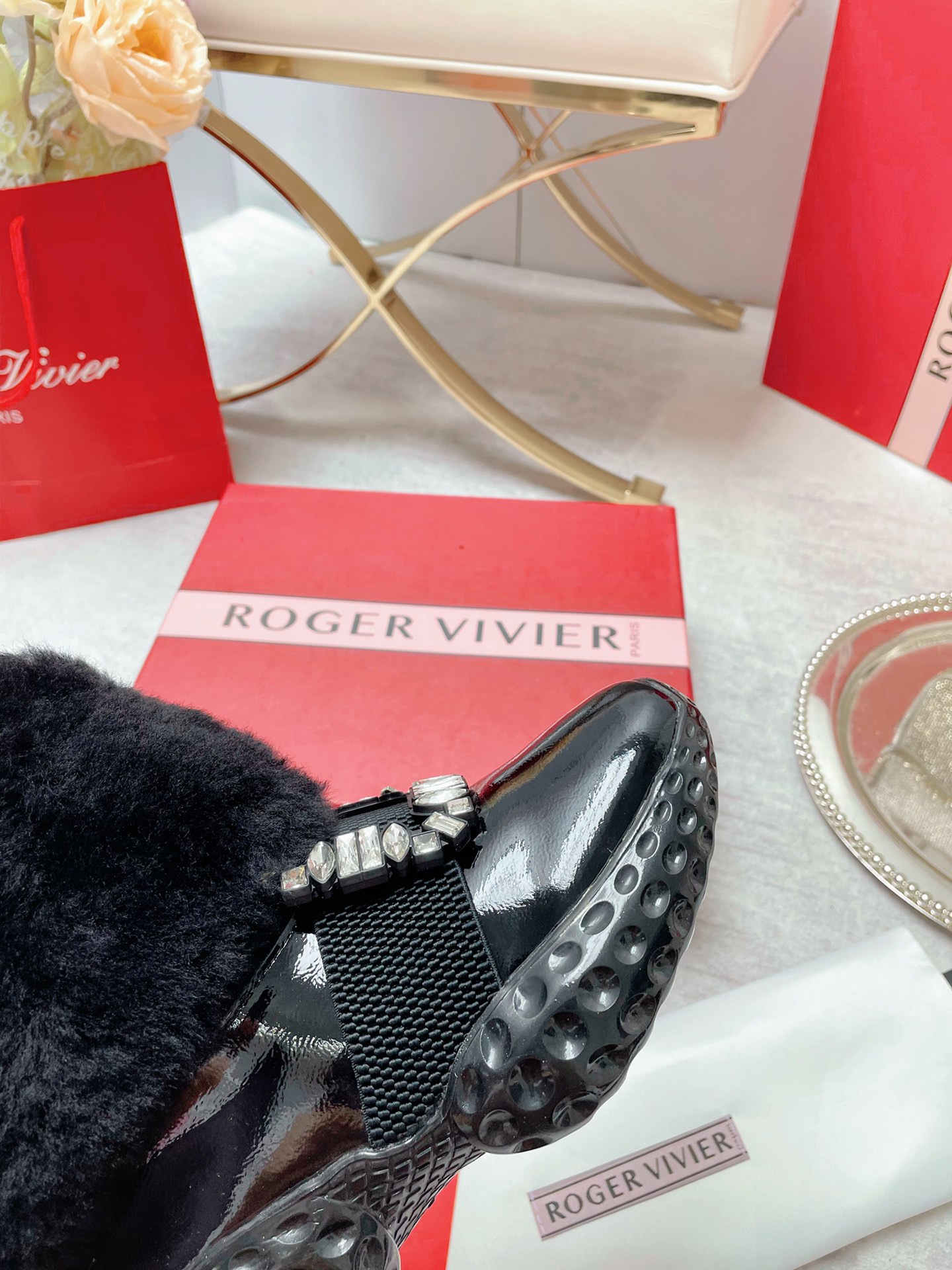 ROGER VIVIER 로저비비에 230110317