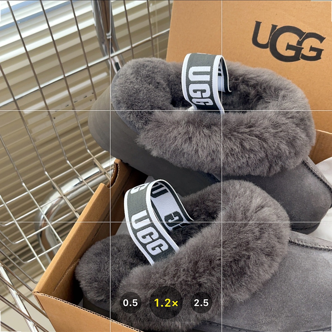 UGG 230110325