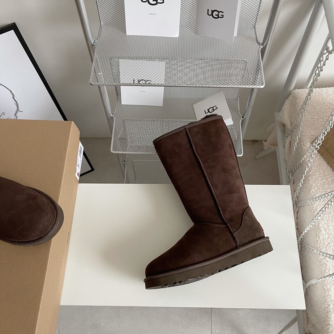 UGG 230110336