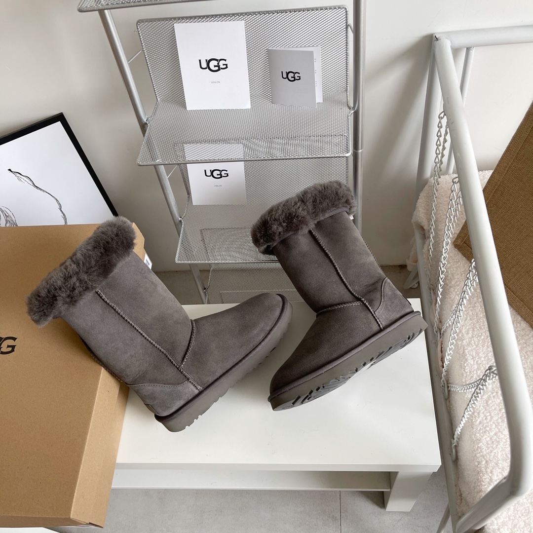 UGG 230110337