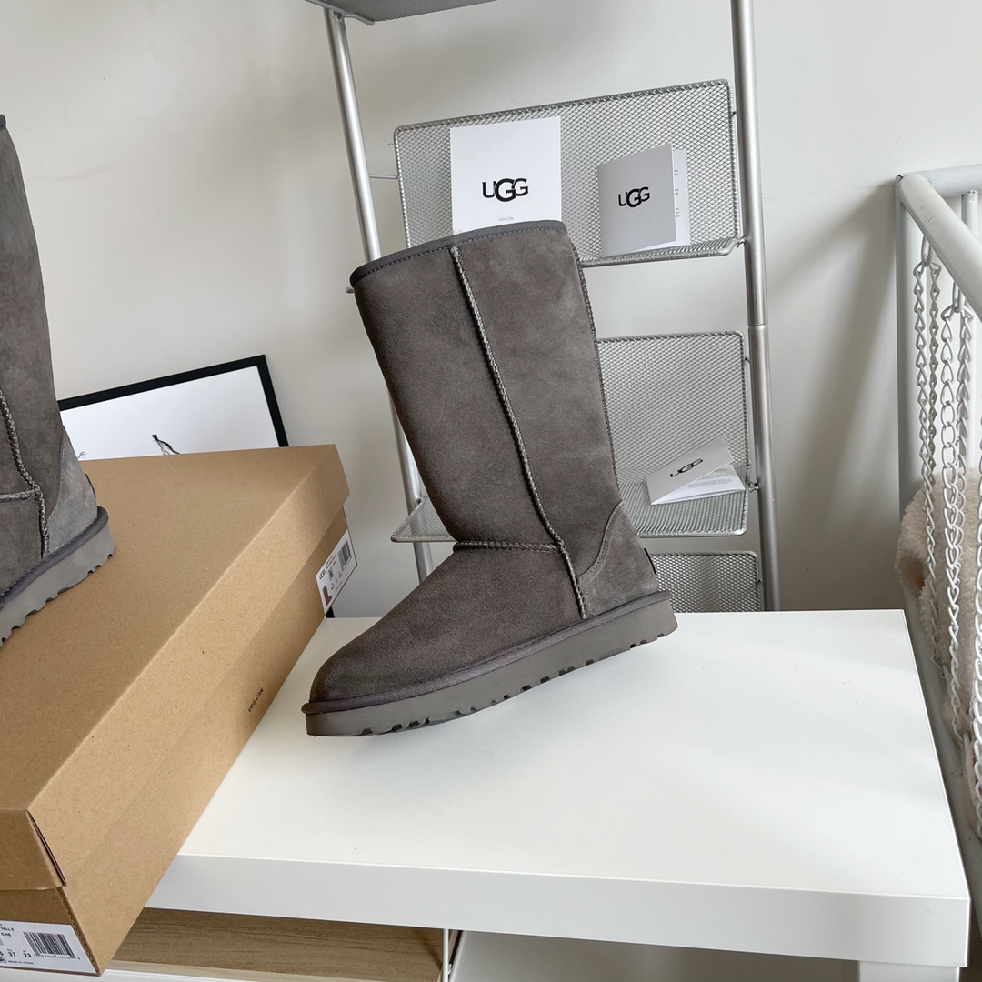 UGG 230110337