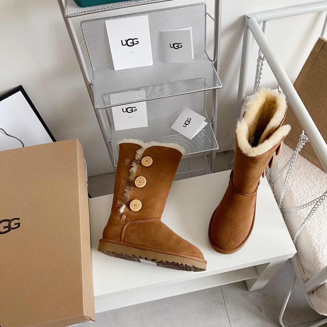 UGG 230110345