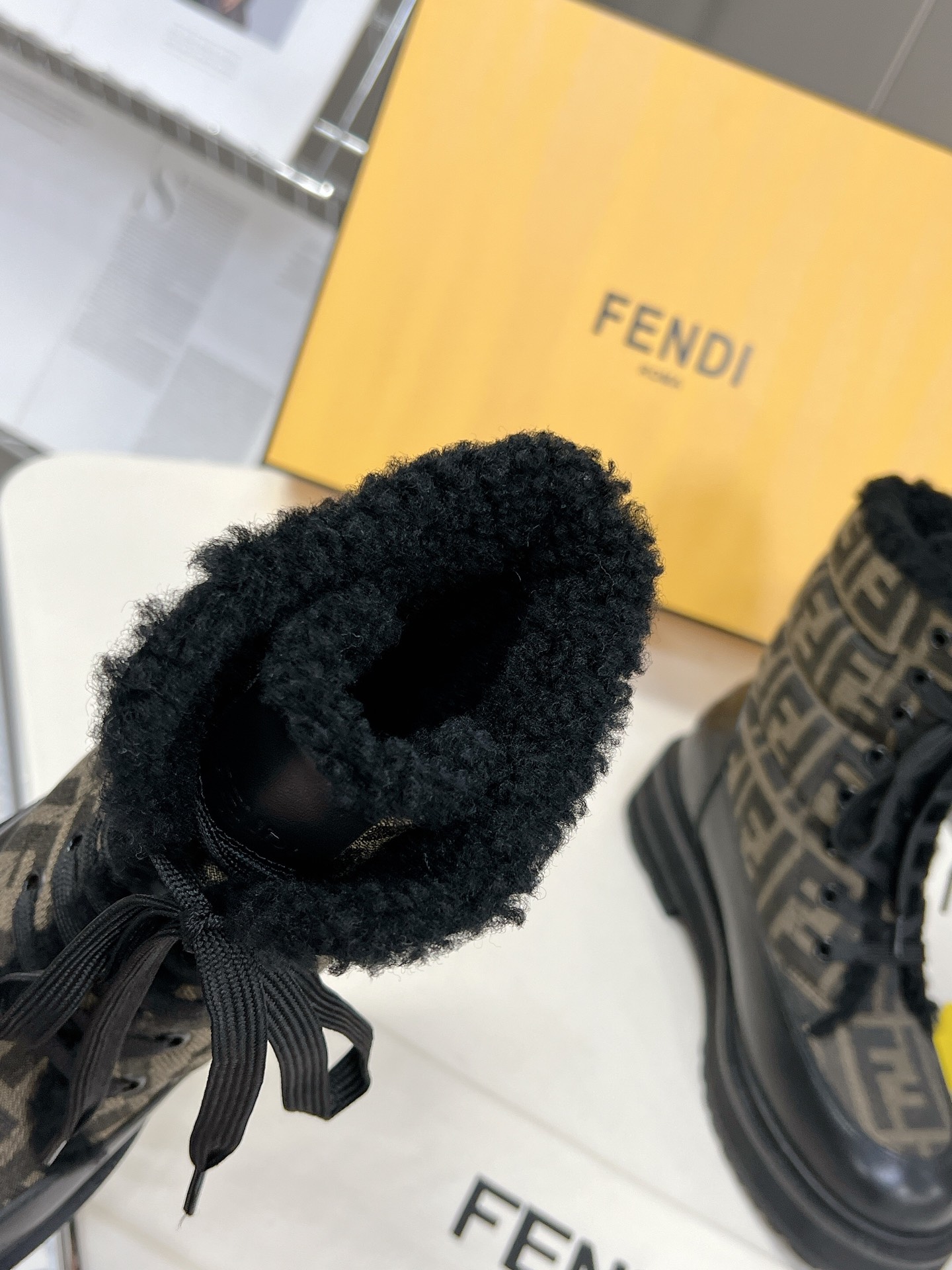 FENDI 펜디 230110428