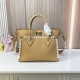 LOUIS VUITTON 루이비통 온 마이 사이드 MM M21569