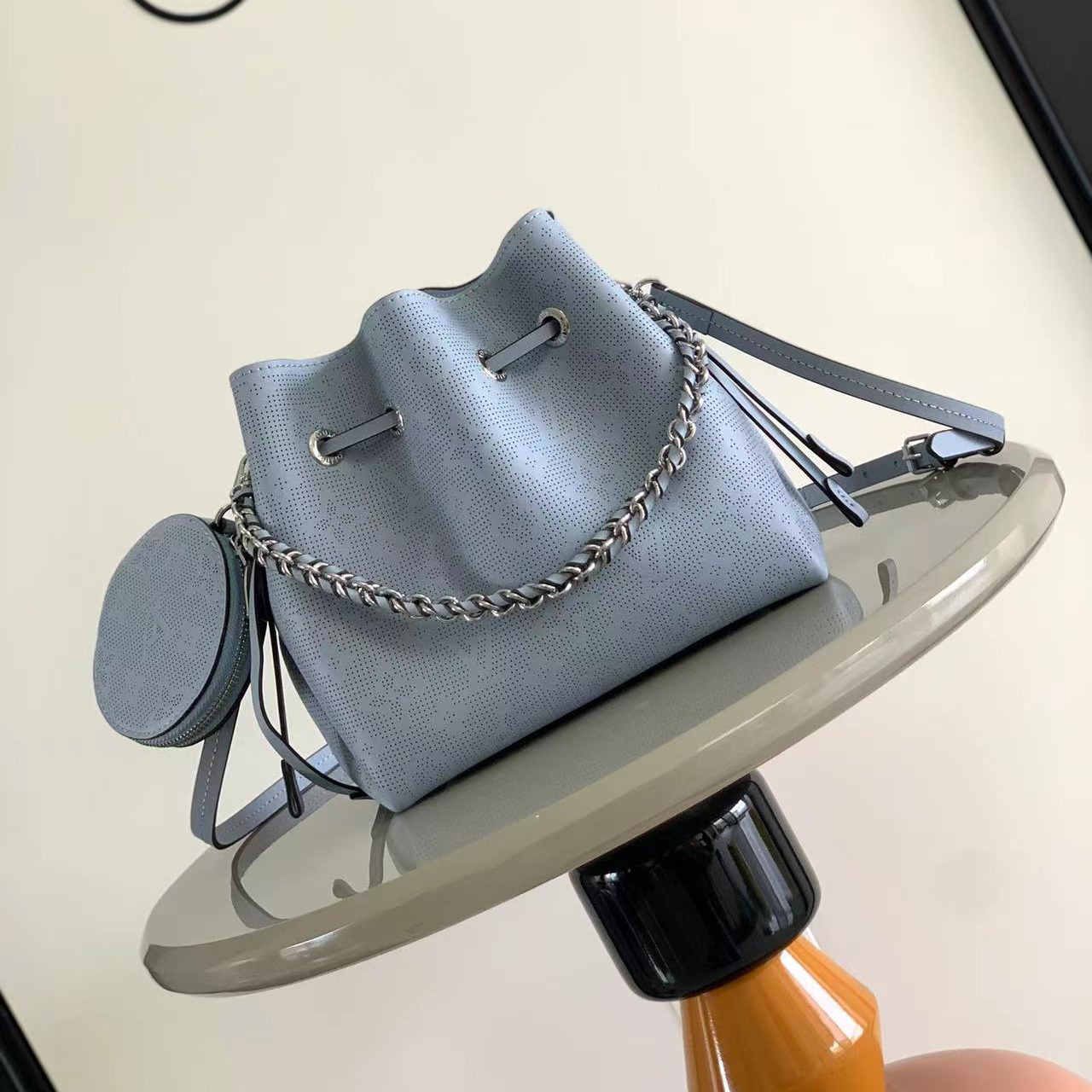 LOUIS VUITTON 루이비통 벨라 M21582