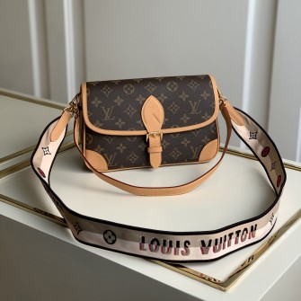 LOUIS VUITTON 루이비통 다이앤 M45985