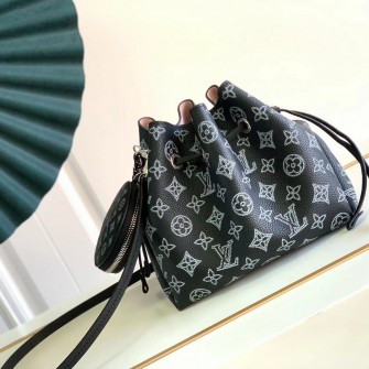 LOUIS VUITTON 루이비통 벨라 M57201