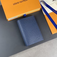 LOUIS VUITTON 루이비통 패스포트 커버 M64504