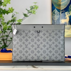 LOUIS VUITTON 루이비통 포쉐트 디스커버리 M81385